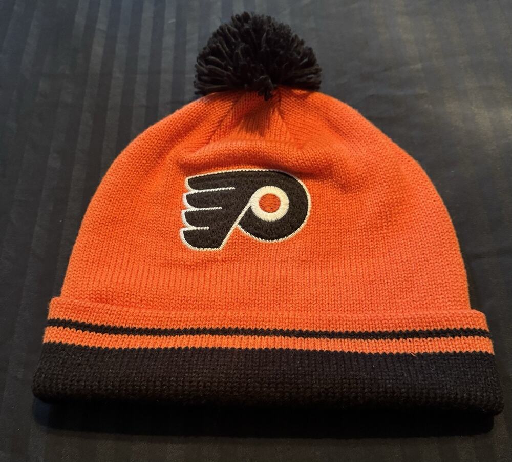 Mitchell & Ness Philadelphia Flyers NHL Stripe Beanie w/ Pom - Orange & Black
